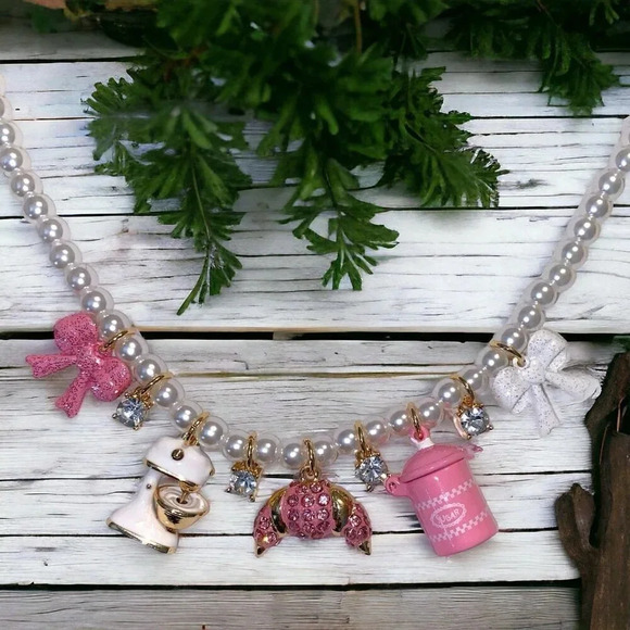 Betsey Johnson Baby Cakes Faux Pearl Rhinestone Baking Charm Necklace NIB - Picture 4 of 6